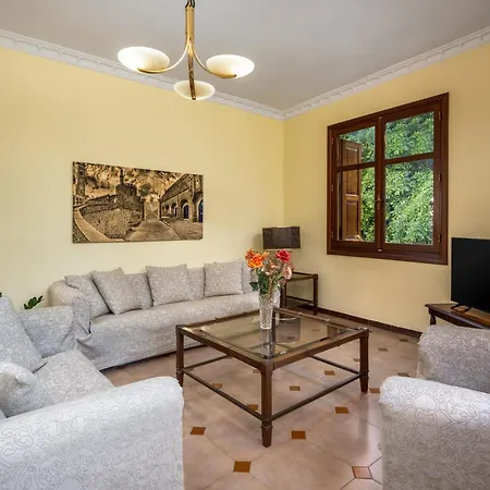 Apartment The Knights Courtyard Rhodes City